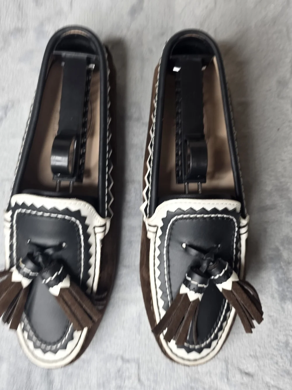 Tod's Brown Suede Loafers with Black Trim And Tassels. Womens Sz 36 ( US 6 ) - Picture 3 of 8